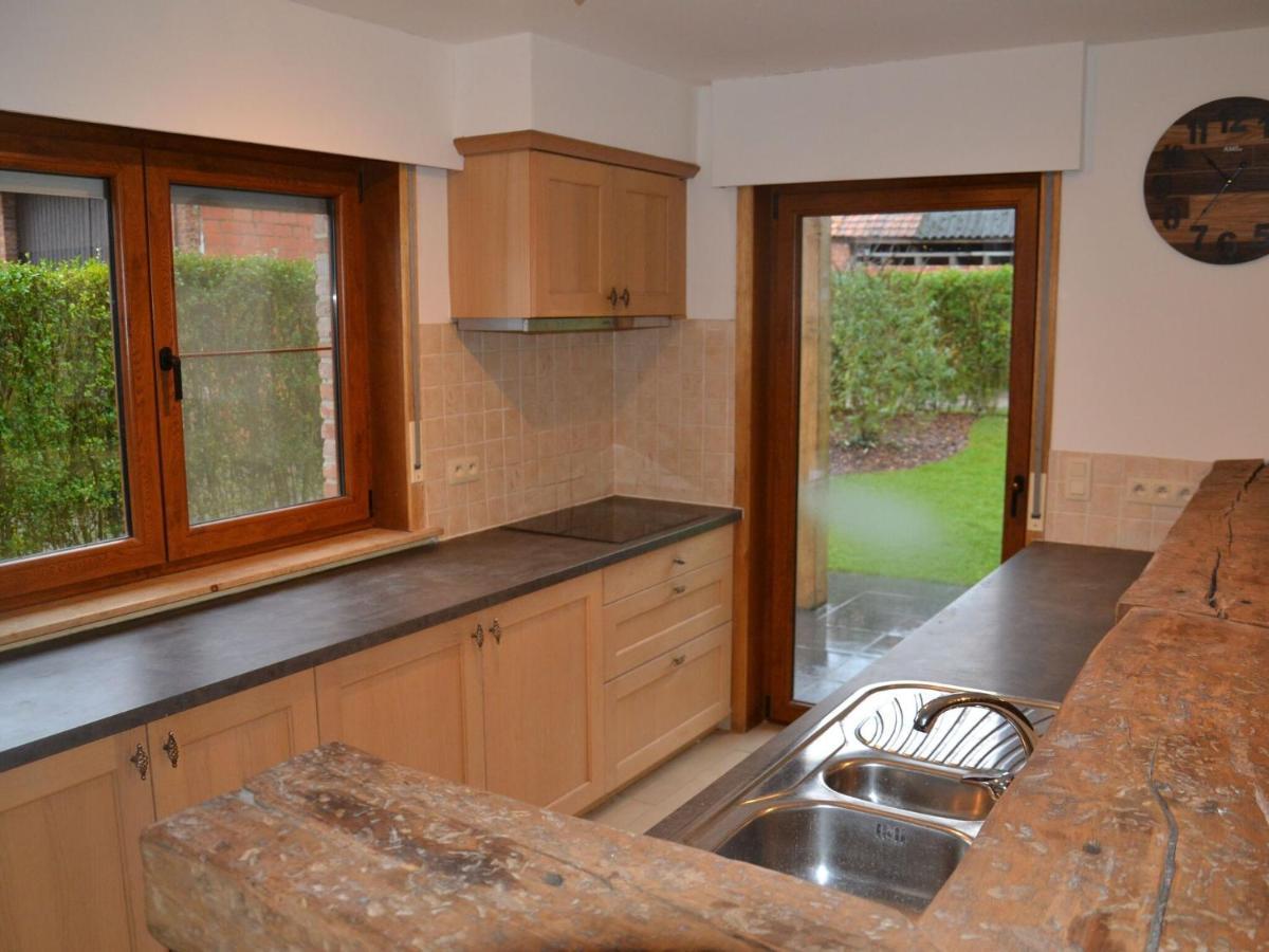 Welcoming Villa In Puivelde With Terrace Garden Barbeque Extérieur photo