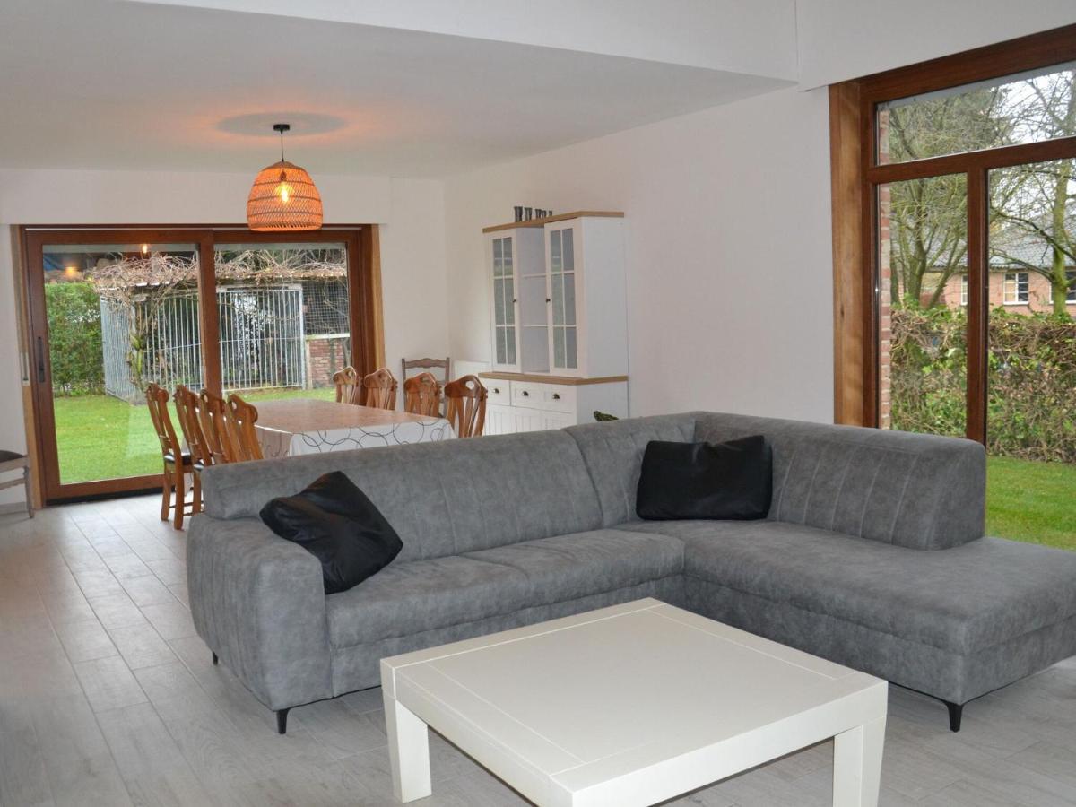 Welcoming Villa In Puivelde With Terrace Garden Barbeque Extérieur photo