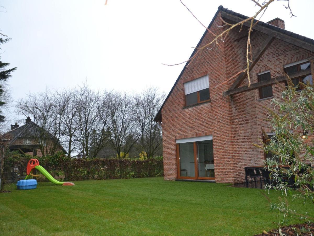 Welcoming Villa In Puivelde With Terrace Garden Barbeque Extérieur photo